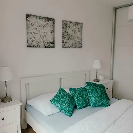 Apartment Wake Up *
